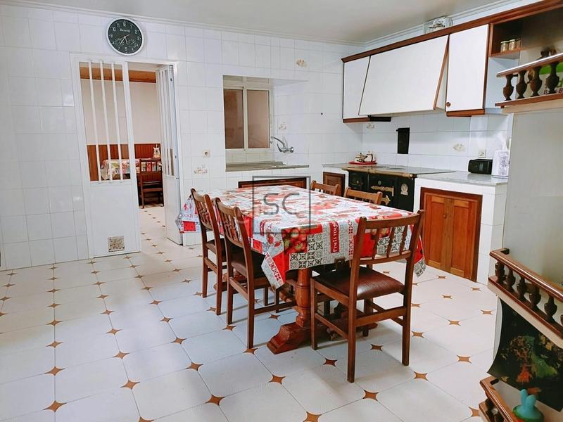 Foto 47d97085-149d-4d65-8128-a73dd61be9bf. Casa amb calefacció aparcament a Piñeiros - Freixeiro Narón