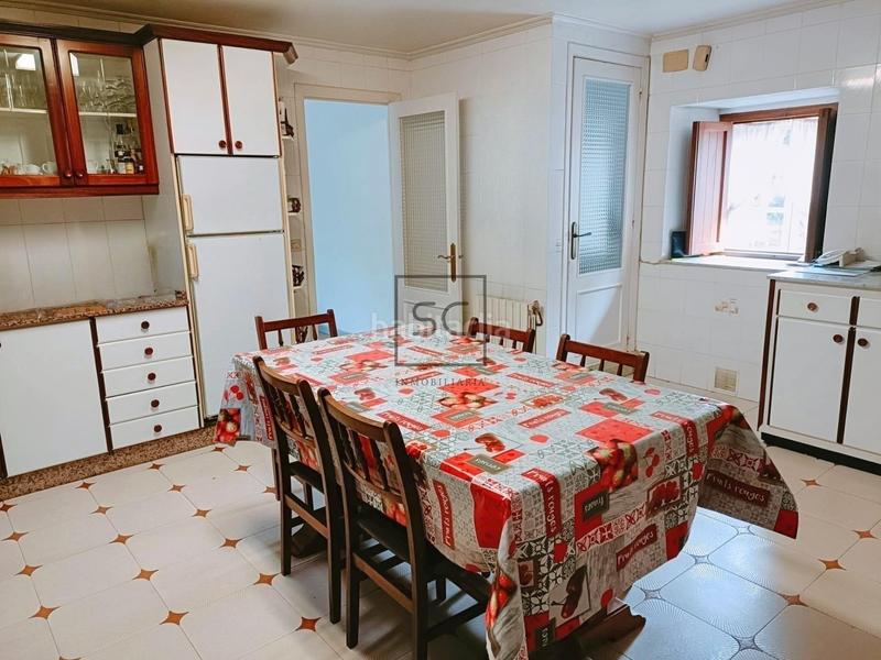 Foto bc63c379-0a4b-4514-8324-28c6f2d44f94. Casa amb calefacció aparcament a Piñeiros - Freixeiro Narón