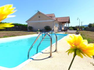Chalet à Ares. Chalet con piscina en ares