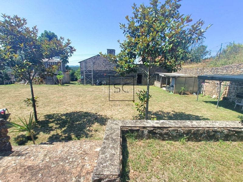 Foto 5a25370d-3c4b-44db-a153-bb69aee79e6c. Casa  de piedra para restaurar con finca edificable en sedes, . en Narón