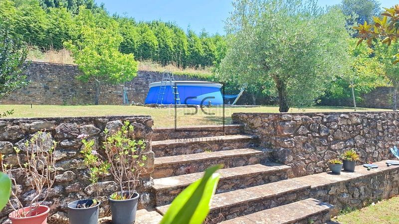 Foto b9e360ab-c0ea-4393-9227-15e4ba0ed35d. Casa  de piedra para restaurar con finca edificable en sedes, . en Narón