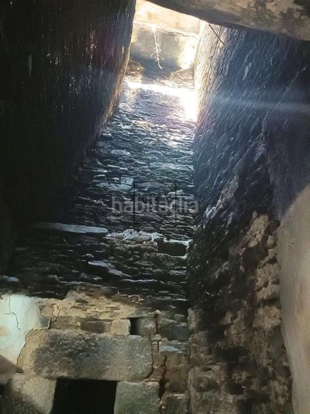 Foto d18825ec-9067-420a-bd22-aabd00085087. Casa  de piedra para restaurar con finca edificable en sedes, . en Narón