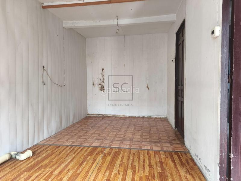 Foto fbb221ca-252b-4196-a7b9-9e157195c133. Casa adosada  con bodega y finca en piñeiros, en Narón