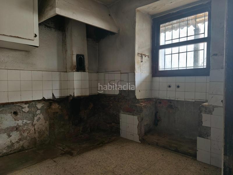 Foto fdb8273a-a807-453b-9f62-6150a0c6fe3d. Casa adosada  con bodega y finca en piñeiros, en Narón