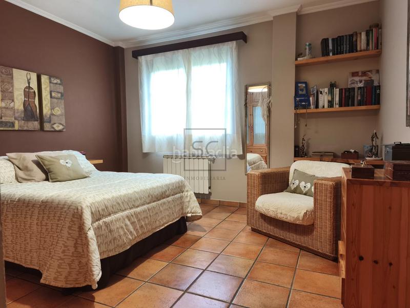 Foto 3742b80d-89a8-4e73-b533-3f362ebe44d3. Chalet  con piscina en el raso, en Ares