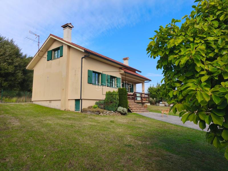 Foto 538398f0-332e-4848-9f24-612cd2c32a42. Chalet  con piscina en el raso, en Ares