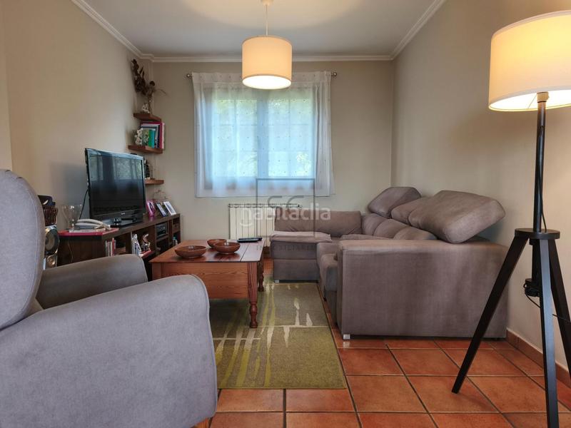 Foto b4beee9d-ee7f-4fd7-96e2-9ffec04236c2. Chalet  con piscina en el raso, en Ares