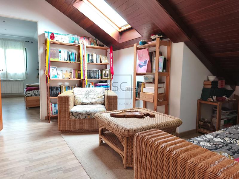 Foto ca25db8b-43fb-4aaf-a187-c20e275b9e15. Chalet  con piscina en el raso, en Ares