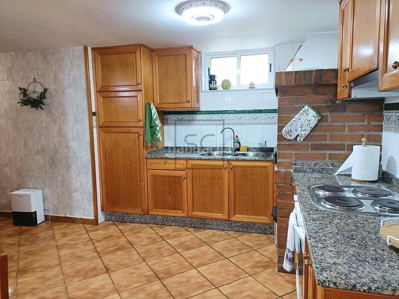 Foto 5a90dd92-a244-4c38-ac0a-6570c671f8b9. Maison avec parking dans Valdoviño