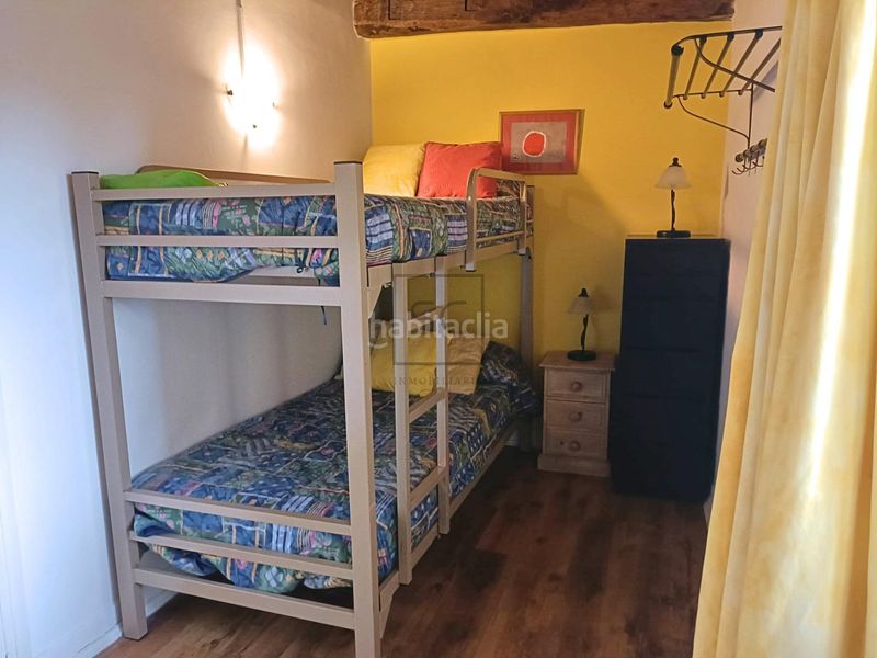 Foto b614b386-53a1-4f28-bb99-167ab314997f. Casa amb aparcament a Cedeira