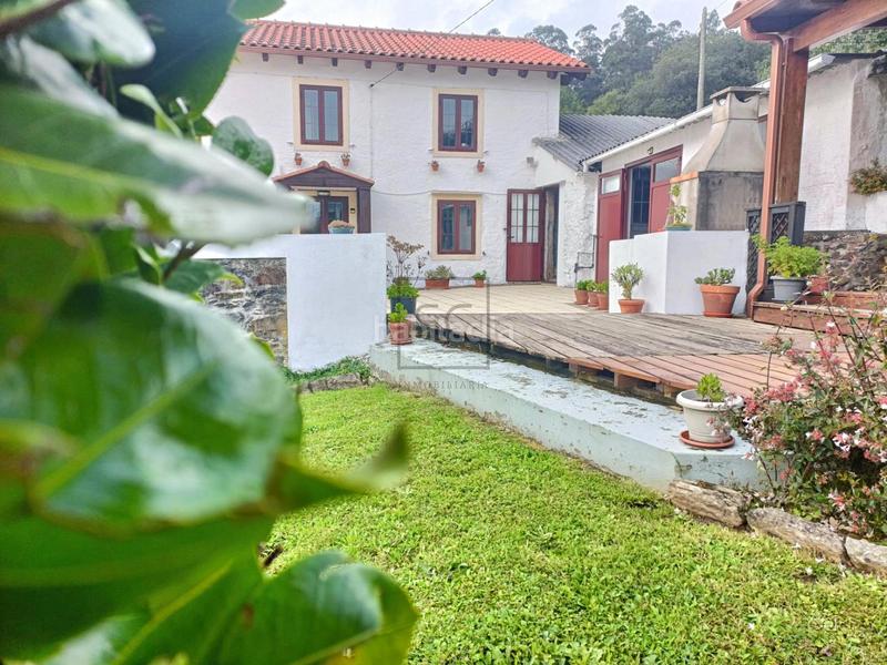 Foto c9497ca8-3a48-4acc-b171-7b72e4cb335c. House with parking in Cedeira