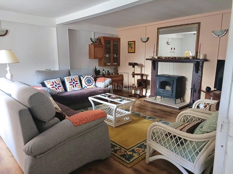 Foto f545f4a5-482a-44ea-9724-d82a160cdc18. Casa amb aparcament a Cedeira