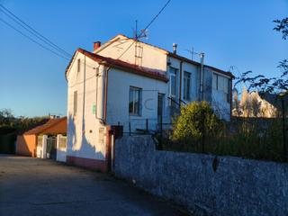Casa adossada a A Malata - Catabois - Ciudad Jardín. Dos viviendas independientes con finca en ferrol
