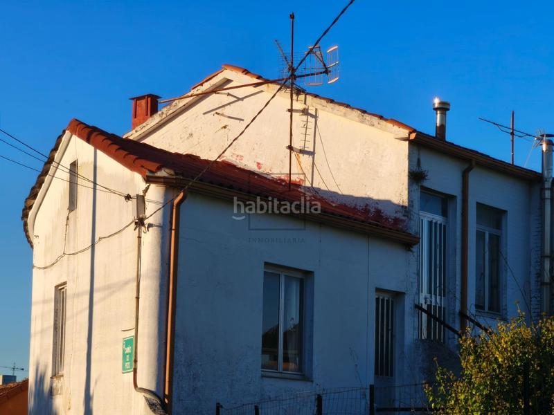 Foto 76ff4e24-28b8-4318-8ba5-d274dcda17b5. Semi detached house with heating in A Malata - Catabois - Ciudad Jardín Ferrol