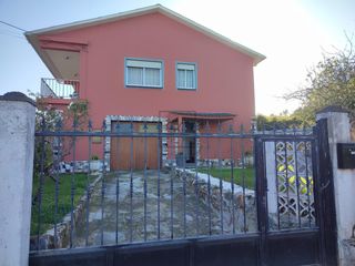 Xalet  Médico ramón pimentel. Chalet en ares