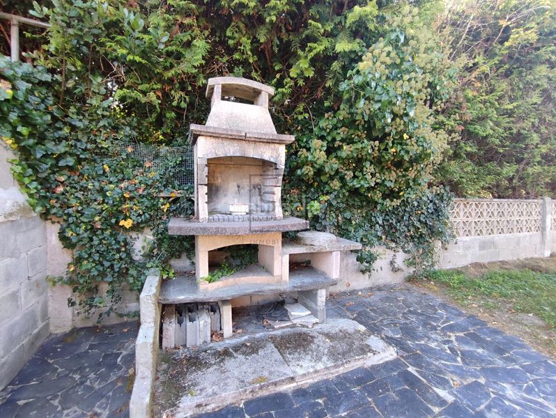 Foto d9a7be30-2dd9-4940-a1fb-c6a49222693f. Xalet amb aparcament a Ares