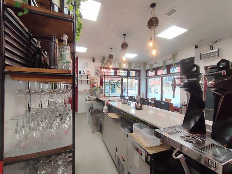 Foto a9d7303a-a3e3-449b-808e-ecef22eb7263. Local commercial dans Porta Nova Ferrol