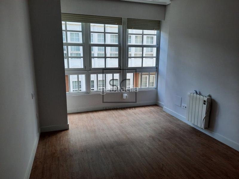 Foto 415e8e2e-9e62-4818-903a-922706124a84. Miete appartement mit heizung in Canido Ferrol
