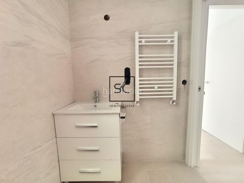 Foto 812a2e6f-fccf-46a0-adb7-32f213513673. Pis amb aparcament a Centro Ferrol