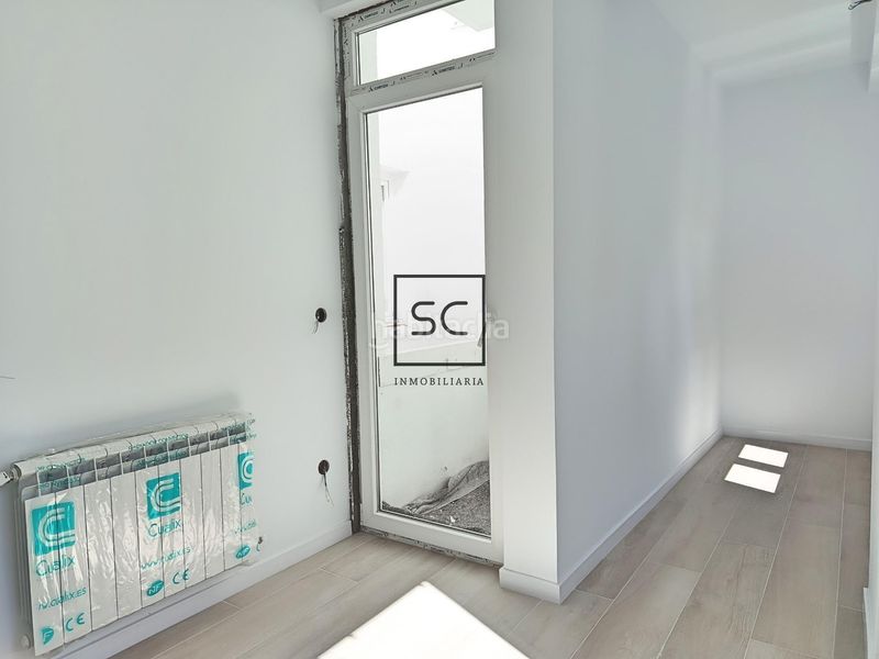 Foto f20235c2-8ac4-445d-bd2e-2f00c68ea26b. Pis amb aparcament a Centro Ferrol