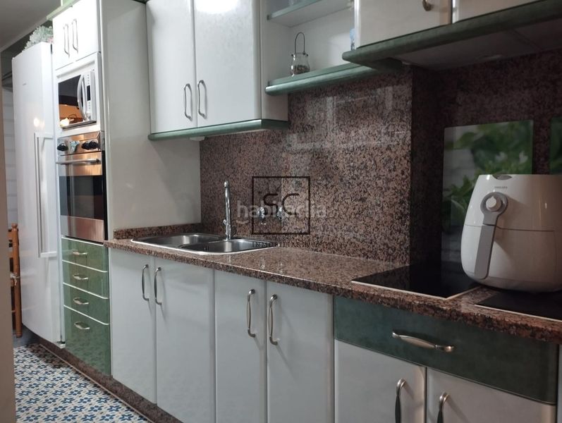 Foto 3b5a3f30-fa5e-4a1e-a091-b69d9a56ed55. Piso  con garaje, ascensor y trastero en ultramar, en Ferrol