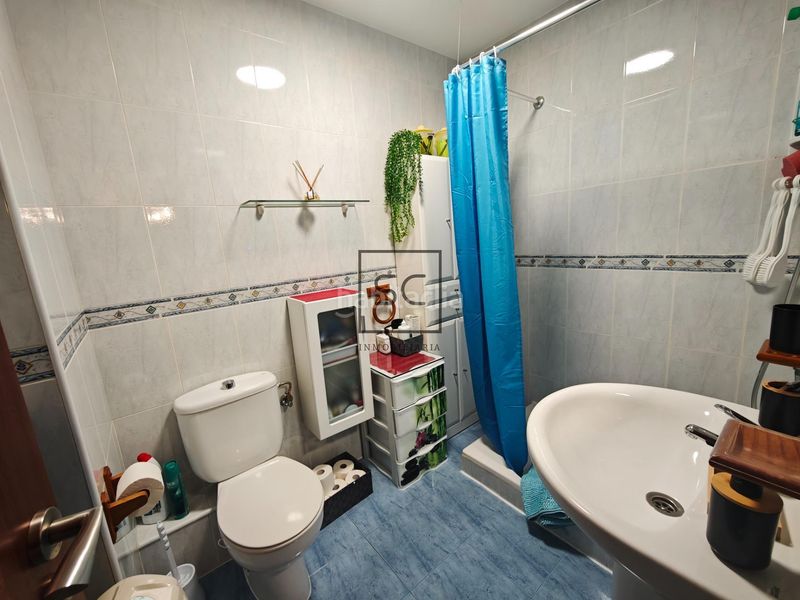 Foto 525732bc-9821-4697-bd24-b8fbe2954950. Piso  con garaje, ascensor y trastero en ultramar, en Ferrol