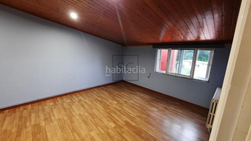 Foto 1e9e29c7-e505-424f-b2cc-39f3f8a24997. Casa adossada amb aparcament a Neda