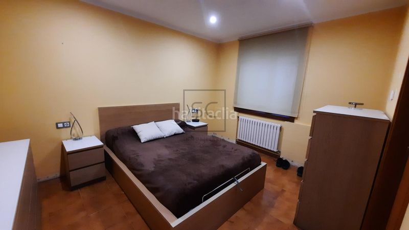 Foto 31dff9dd-a845-4291-98ba-71d3d3b0eee3. Casa adossada amb aparcament a Neda