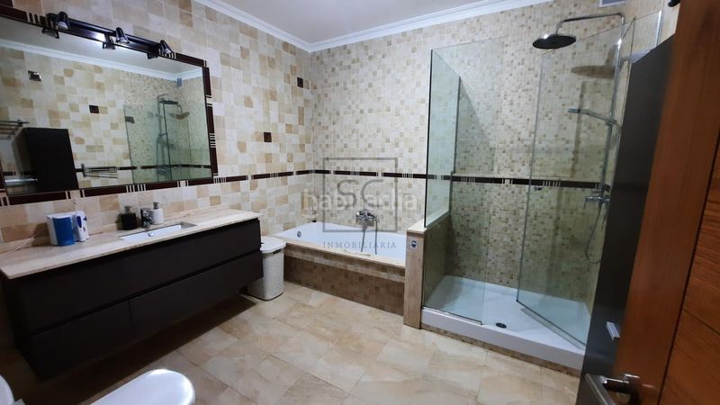 Foto 5a01d825-88c5-4b30-b710-785593971b01. Casa adossada amb aparcament a Neda