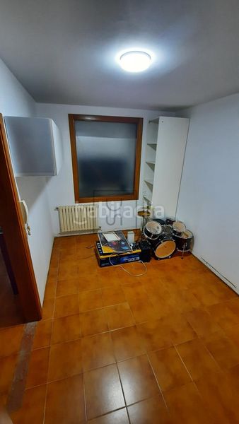 Foto 8b801f19-86e2-497c-9e26-d65aca98f168. Casa adossada amb aparcament a Neda