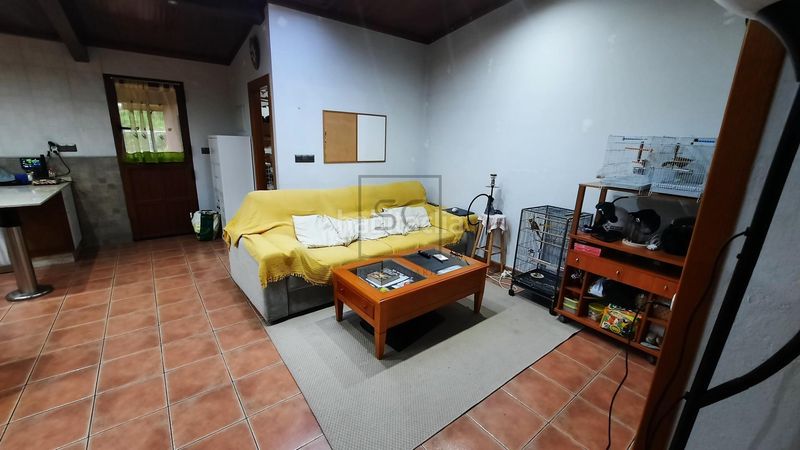 Foto b015d9ef-2021-42f1-8c75-701304972739. Casa adossada amb aparcament a Neda