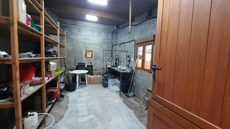 Foto f4f99383-4c45-4002-b496-45fed51453dd. Casa adossada amb aparcament a Neda