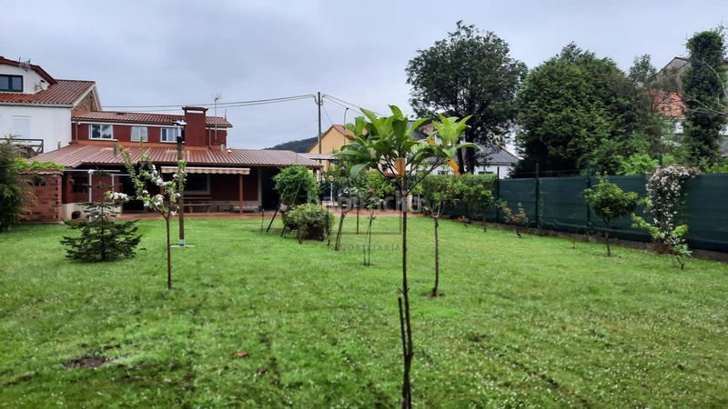 Foto fe5b262c-33bf-46a6-b60f-2a8e627e21af. Casa adossada amb aparcament a Neda