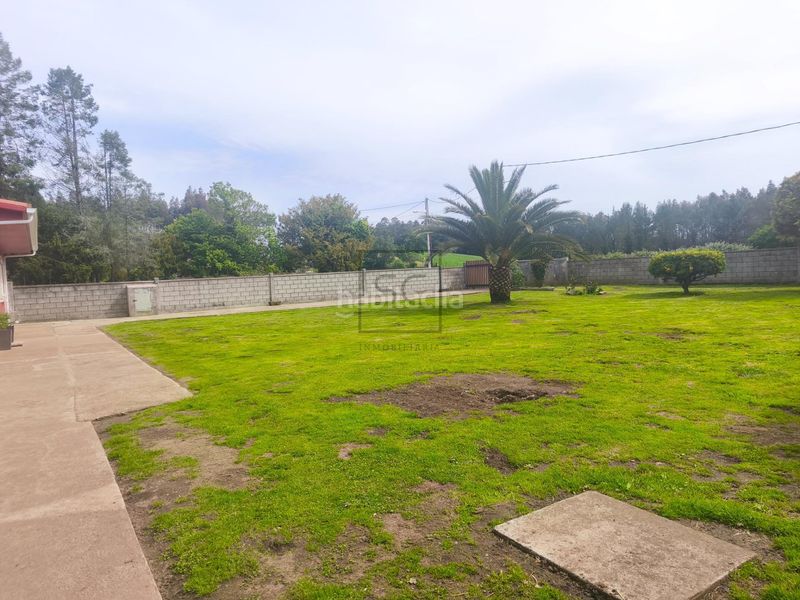 Foto ea435111-9959-4917-b919-0a5abb7ede81. Casa amb aparcament a Monfero