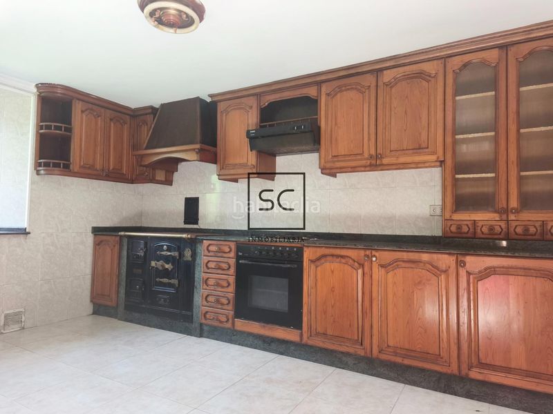 Foto 5f5cea3f-2ad7-4039-90b8-5085e7b543bd. Casa amb aparcament a Cedeira
