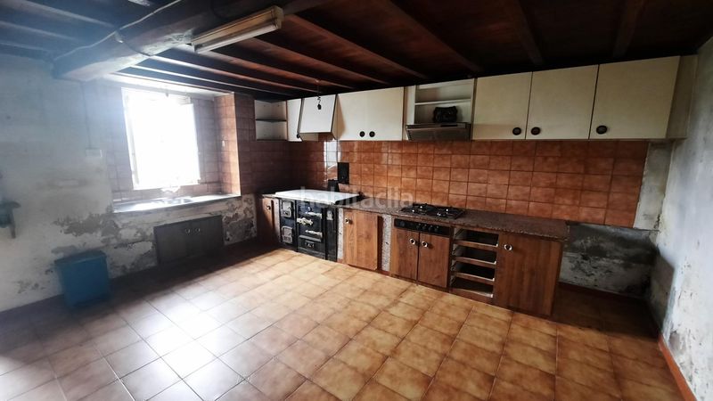 Foto 7d49e99e-f650-47ae-9fc6-33395e7d7e62. Casa amb aparcament a Moeche