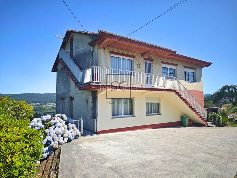 Foto 8996b920-ec62-41a3-8a44-3414a1b042bb. Casa amb aparcament a Sedes - Pedroso - Doso Narón