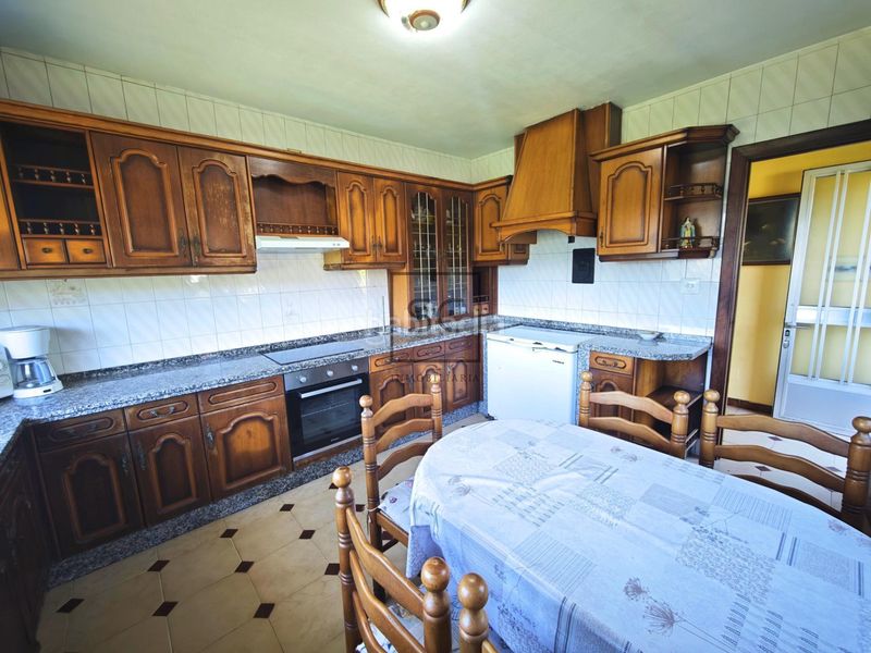 Foto da641956-9443-437e-8497-081c3d180a58. Casa amb aparcament a Sedes - Pedroso - Doso Narón