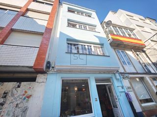 Casa adosada  Calle de fernández latorre. Casa en ortigueira