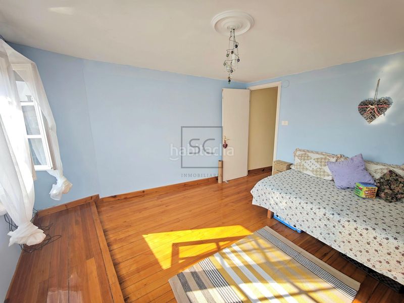 Foto 1770b7e0-bd61-459f-95c4-b0a6a2c787d3. Casa adossada a Ortigueira