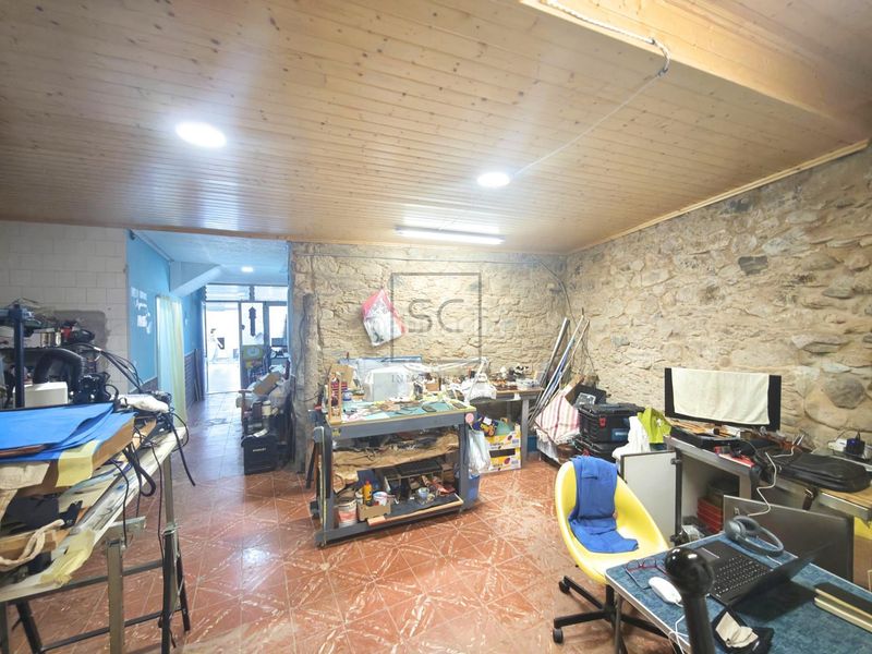 Foto 5b6ef8b9-fbe4-480b-a2b8-2e2407b2d9d5. Casa adossada a Ortigueira