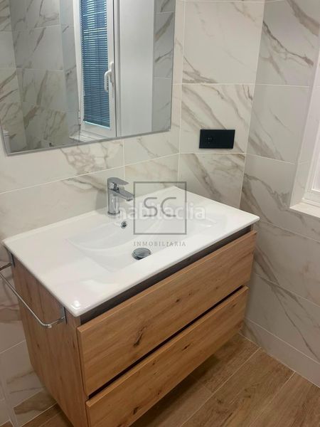 Foto 1ebab0a0-ecd4-4f92-b3a4-f04bec88df3a. Rent flat in Centro Ferrol