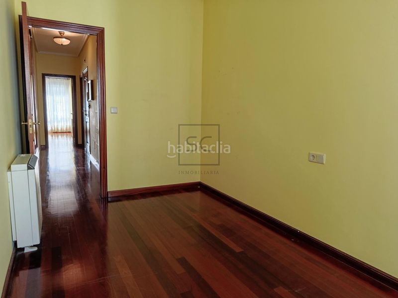 Foto db173b1b-7462-40c0-a92e-2c3ac091637e. Pis amb calefacció aparcament a Centro Ferrol