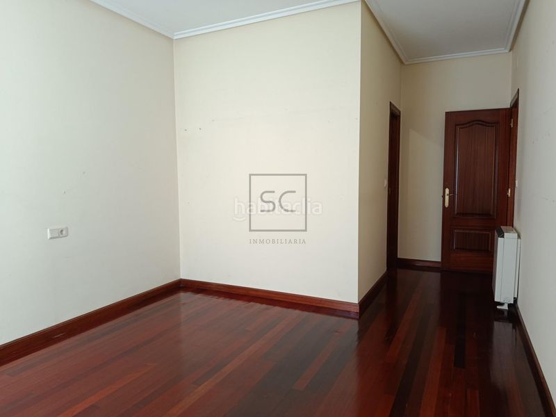 Foto f4a3c4d0-8123-4069-b048-fefbff9b69c7. Pis amb calefacció aparcament a Centro Ferrol