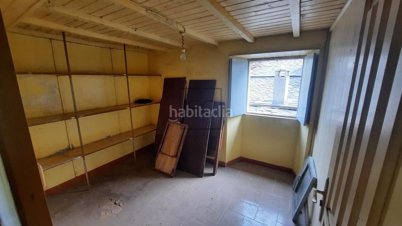 Foto e0b9c976-ff62-4b3f-83e4-a14fcd6bc761. Masia amb aparcament a Somozas (As)