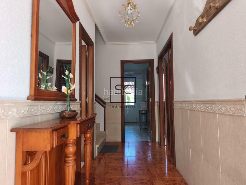 Foto c5087a95-055b-4830-acd4-e07b2b690551. Casa adossada amb calefacció aparcament a Miño