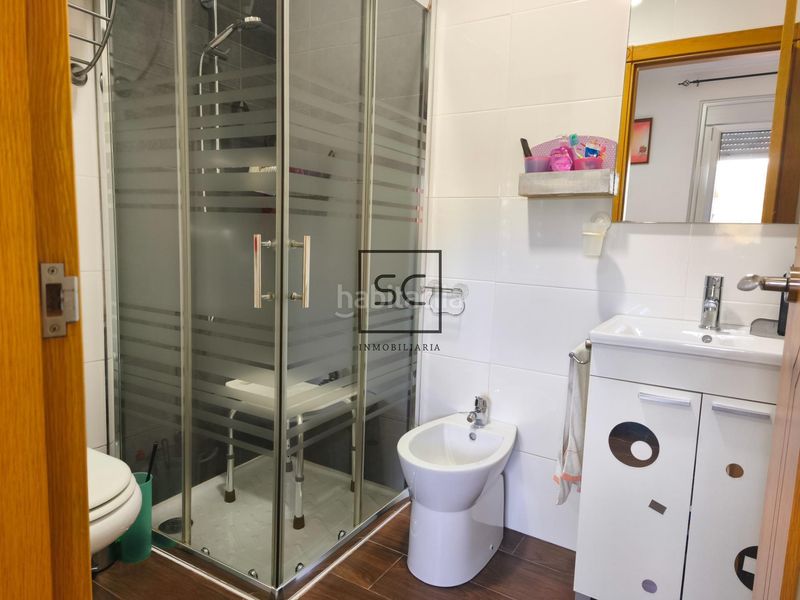 Foto f71d195e-296f-465d-843f-4307e5a6d06c. Casa adossada amb calefacció aparcament a Miño