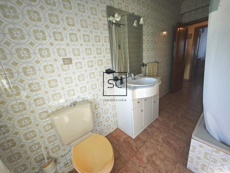 Foto 0696d694-b580-4739-9af7-3d4542a5537f. Casa con riscaldamento parcheggio in A Malata - Catabois - Ciudad Jardín Ferrol