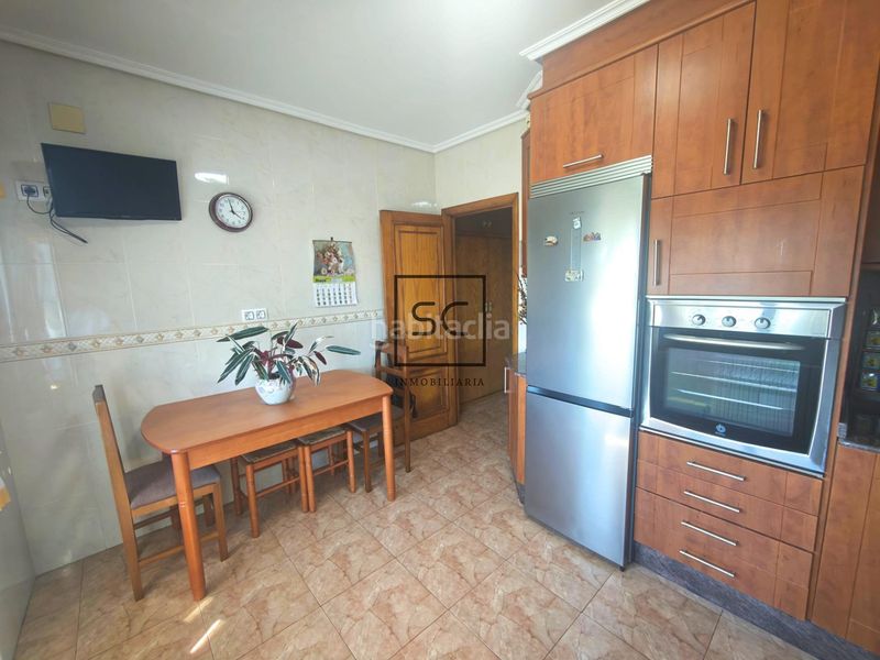 Foto 38ad28f2-d2e7-4ba6-8d54-9556de4b192b. Casa con riscaldamento parcheggio in A Malata - Catabois - Ciudad Jardín Ferrol