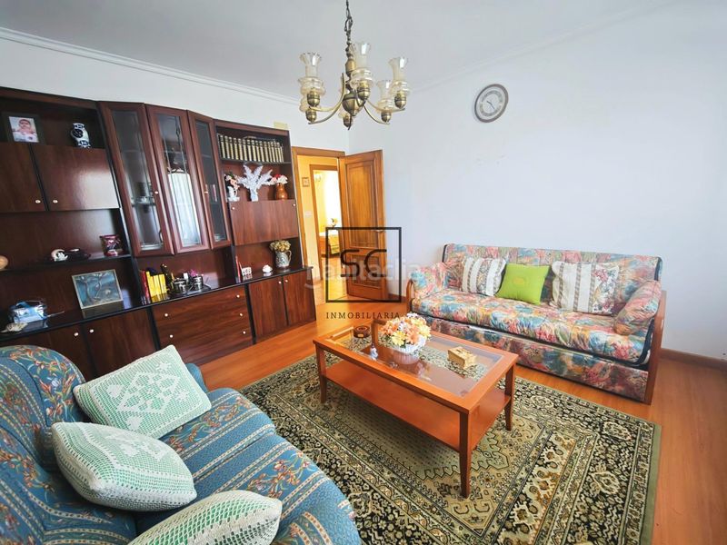 Foto 50f32721-18a5-46ed-a417-083b6c0cd585. Casa con riscaldamento parcheggio in A Malata - Catabois - Ciudad Jardín Ferrol
